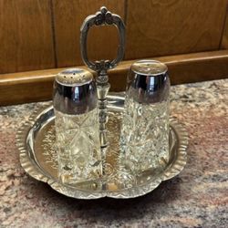 Kitchen Decor Antique Salt & Pepper Shakers With Silver Caddy 