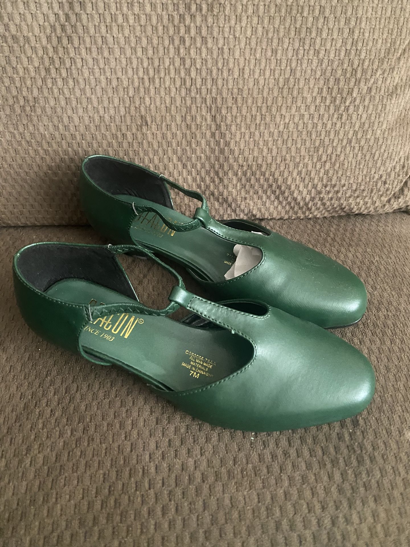 Green Flats Size 7 Vintage