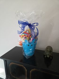 EASTER BASKET FOR 8 MOS - 3 YEARS SEE DESCRIPTION 