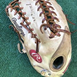 Rawlings Pro Preffered Lefty Baseball Glove In Good Condition Have More Baseball And Softball Equipment Available $100 firm