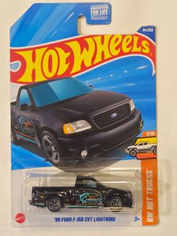 HOT WHEELS . HOT TRUCKS . 1999 FORD  F-150  SVT LIGHTNING .
