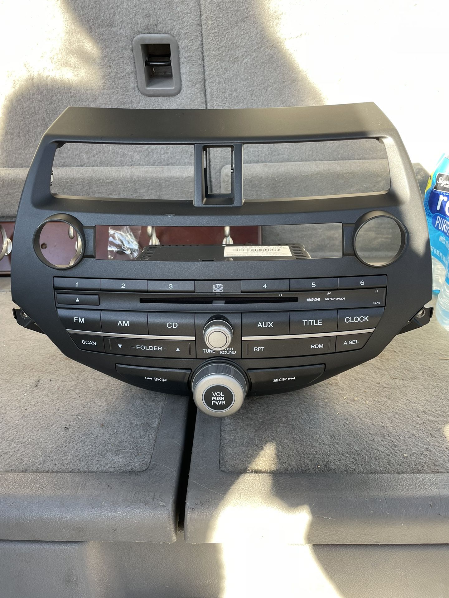 Honda AM/FM Radio mp3 CD Player Part Number 39100-TA0-A01 PH-2910B