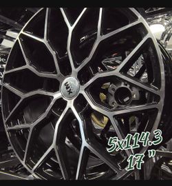 Clean 17s ready to mount! 🛞🔥 ​⚡ Size: 17" 💥 Bolt Pattern: 5x114.3 🚗 Fits: Honda, Toyota, Nissan, Hyundai, Kia, Lexus & more! ​📍 Phoenix Tires & W