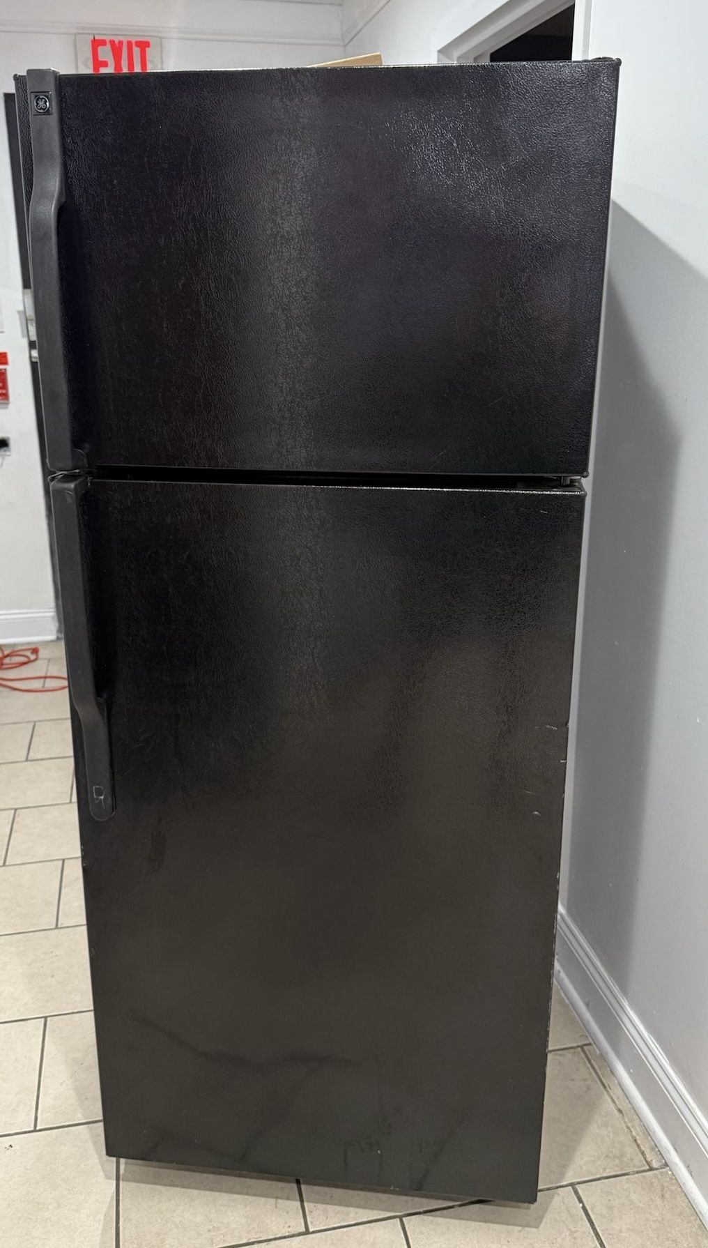 Refrigerator Top Freezer In Black