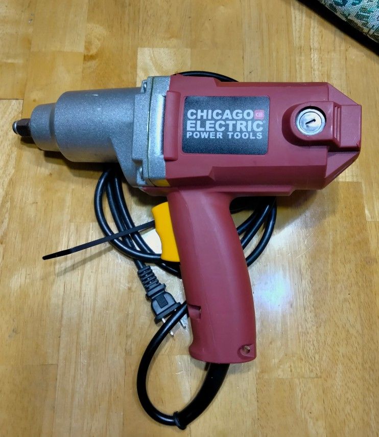 CHICAGO ELECTRIC POWER TOOLS  69606 . 120v /60 HZ /7A,2100RPM.