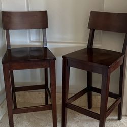 2 Hightop Bar Chairs Stools