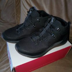 Brand New! Women's Hiking RYKA Shoes 