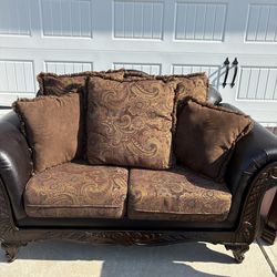 Love seat