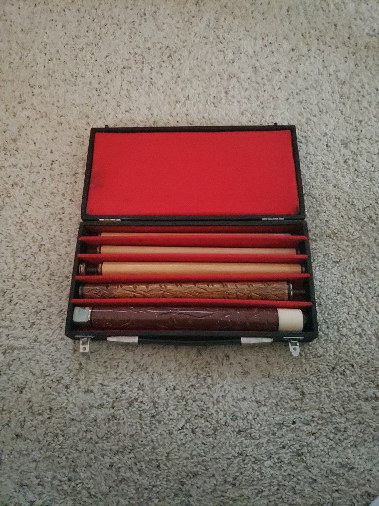 Five Piece Pool Stick With Case