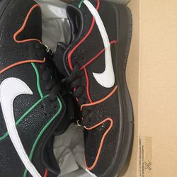 Nike Sb Low Bronx Girls Skate Shoe ( Mens Size 11.5)