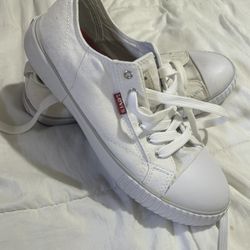 Levi’s Shoes Size On The Last Picture $10