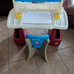Step 2 Deluxe Art Master Kid's Desk And Chair