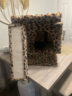 Mini cat tree