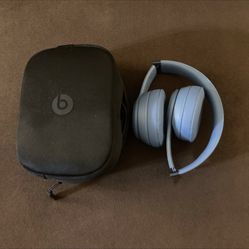 Beats Solo 4 Grey