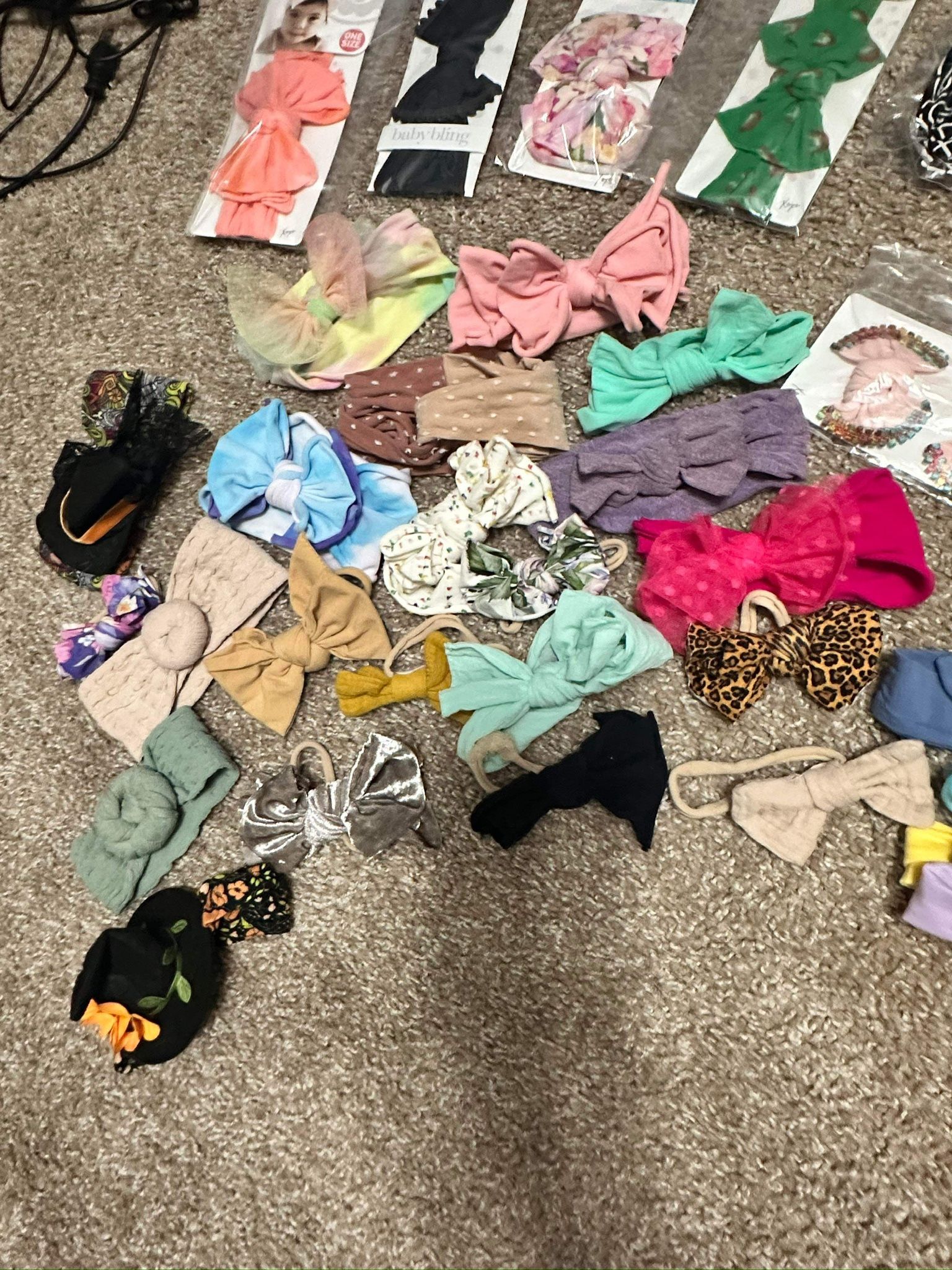 LOTS OF BABY GIRL BOWS 