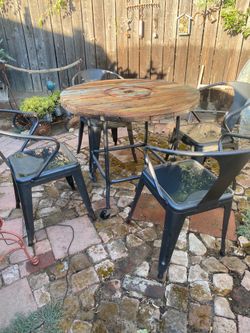 Rustic tableand chairs