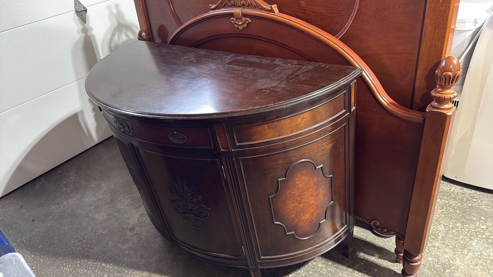 Free - Vintage Cabinet / Buffet / Credenza