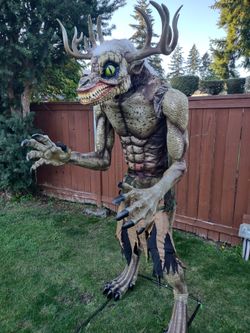 Halloween decorations Giants and animatronics see tails for pricing of each