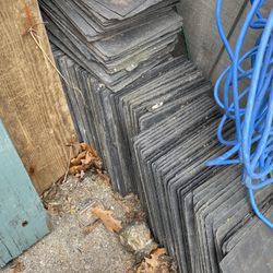 10" X  16" Slate Tiles  ABOUT 175-200 TOTAL Good Cond