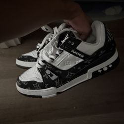 LV Trainers Size 10