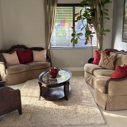 Beautiful Living Room Set – From Baer’s Furniture 