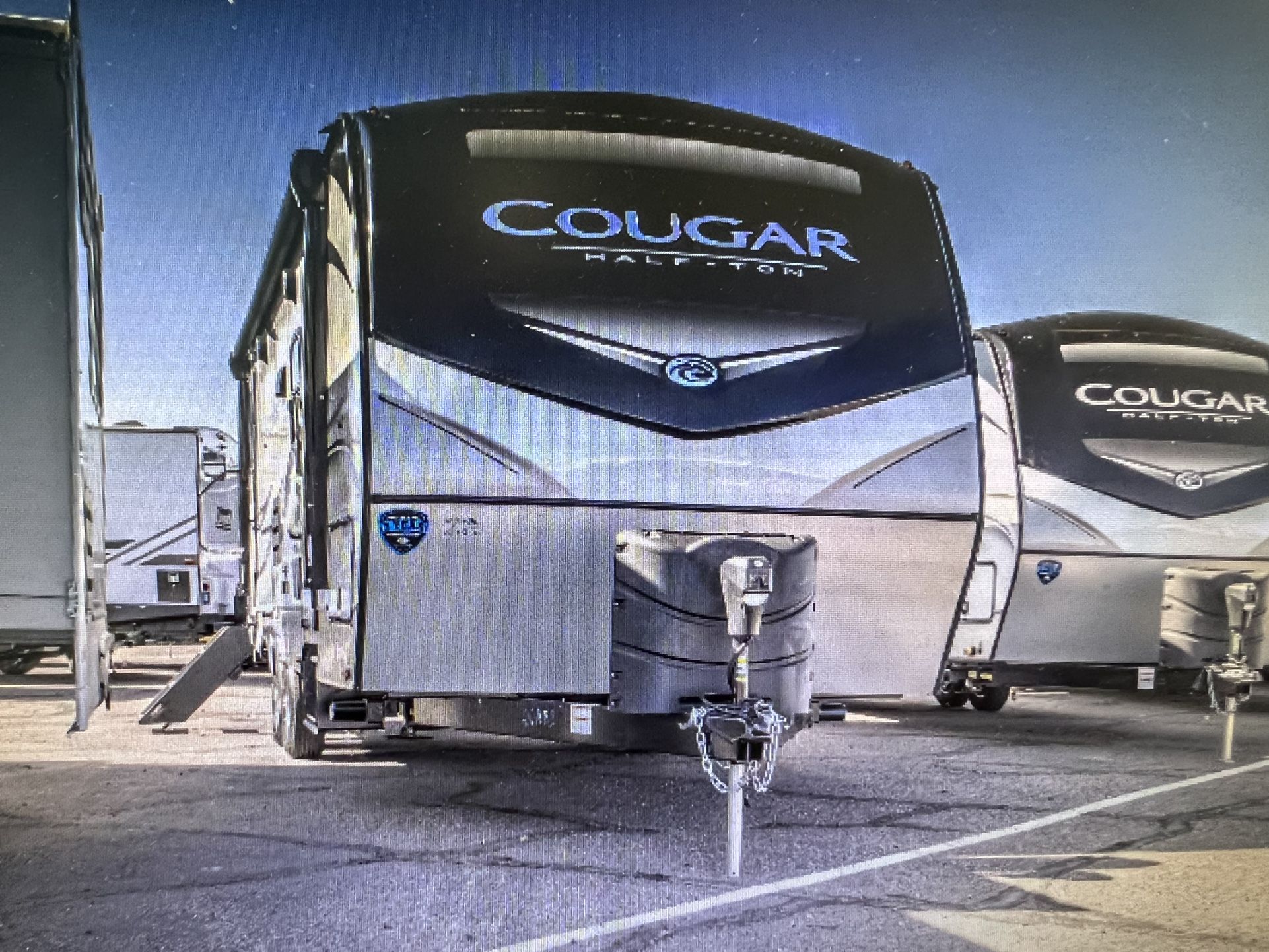 2020 COUGAR 26 ft. (RBSWE) Travel Trailer