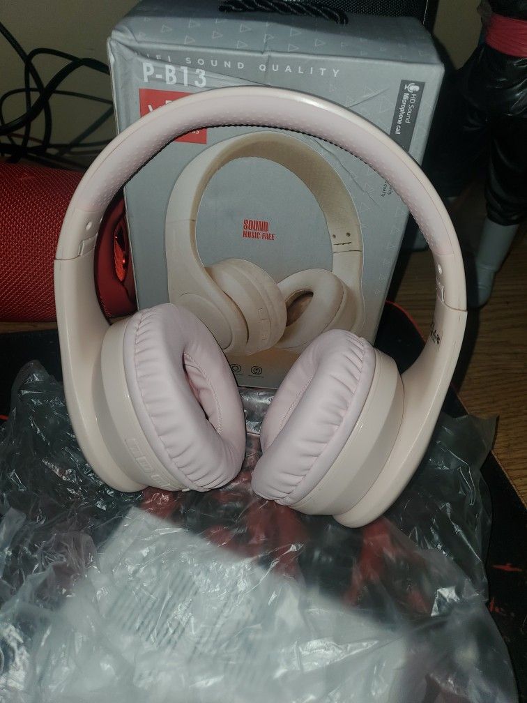 Light pink Hi-Fi Wired/Wireless Bluetooth Headphones