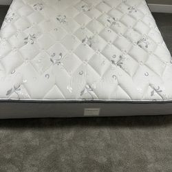 Sealy Posturepedic Plush King Mattress