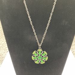 Unique Green Pendant Silver Tone 20” Adjustable Necklace Lobster Claw Clasp 