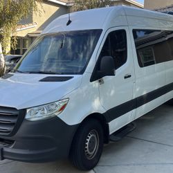 Mercedes Sprinter 15 Passenger Van