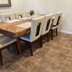 Dining Room Table 