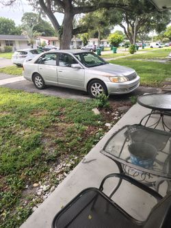 2002 Toyota Avalon Silver 4-Door Sedan