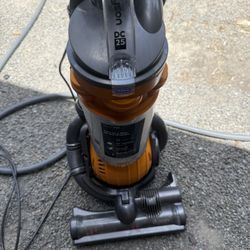 Dyson DC25 Upright Animal Ball Vacuum cleaner