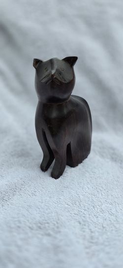 Ironwood Sitting Kitten / Cat