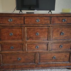 Southern PINES DRESSER