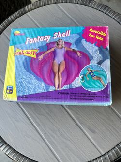 Fantasy Shell Pool Float