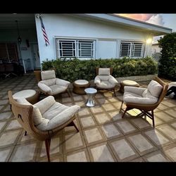  Big Chairs and Ottomans Set excellent quality perfect conditions 