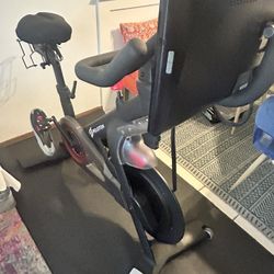 PELOTON exercise Bike