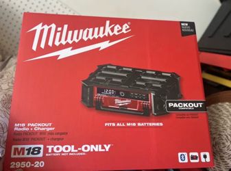 Milwaukee M18 PACKOUT Radio + Charger (2950-20) - Tool Only