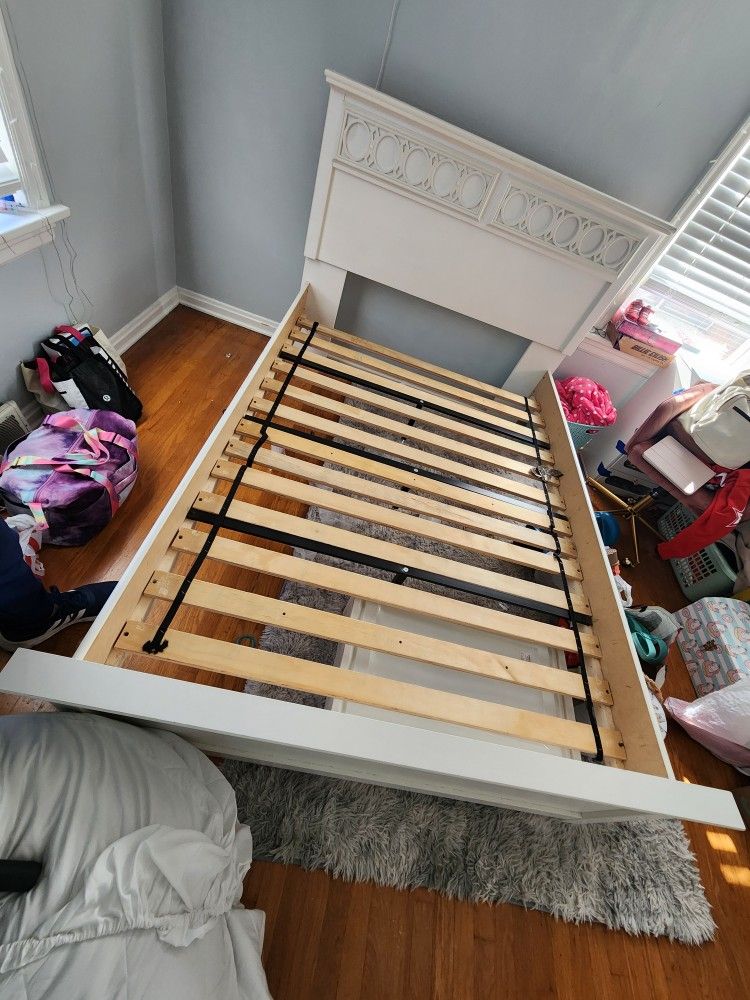 Full Size Bed And Box Spring - $90