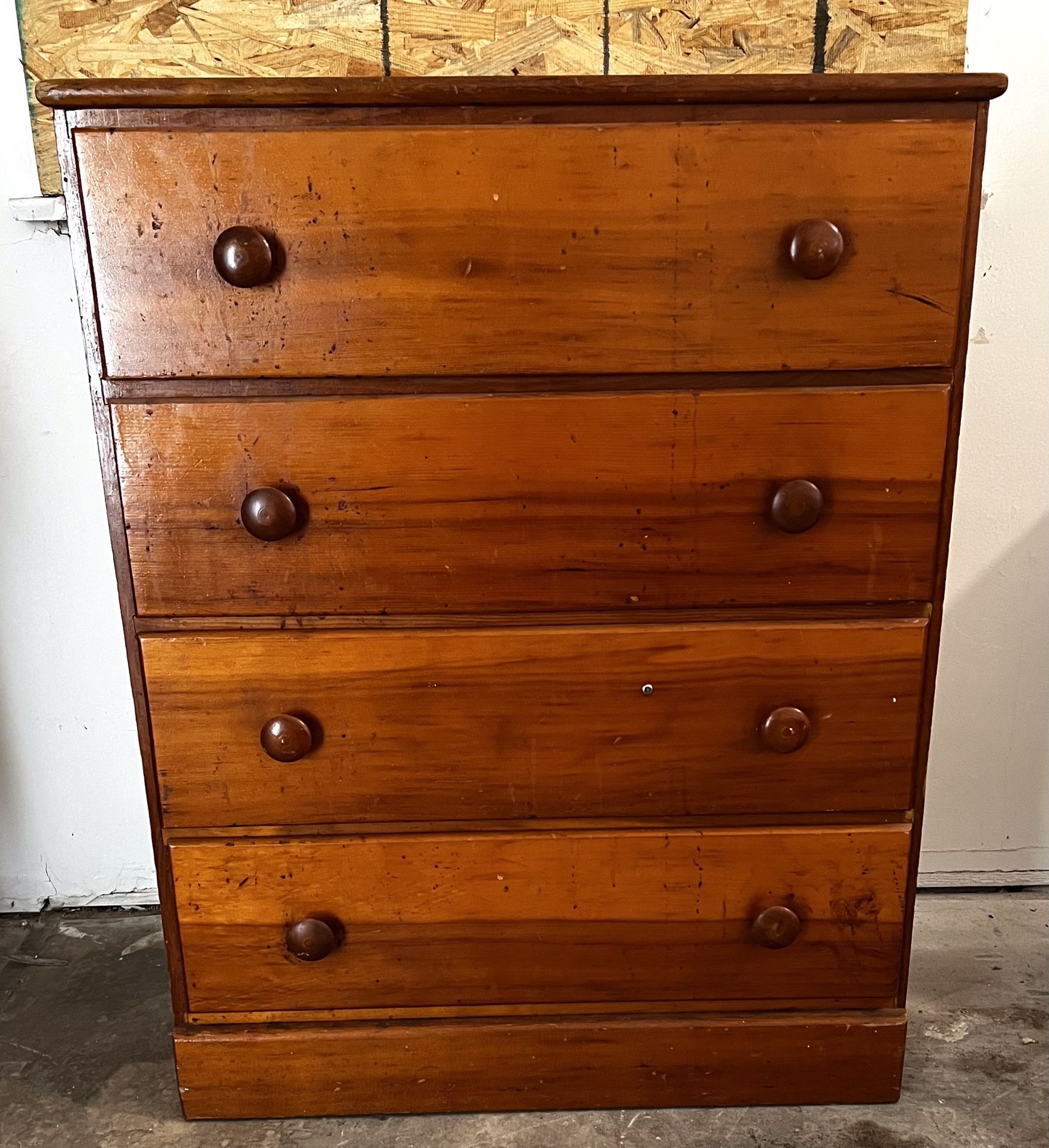 Vintage 4 Drawer Wooden Chest of Drawers With Wood Knobs