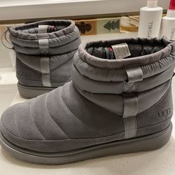 NIB Men's UGG Pull-on Boots New!!