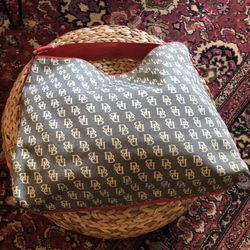 Dooney and bourke extra large outlet tote