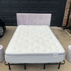Beautiful Full Size Bed With Matching Stools + Mattress