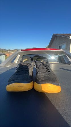 Kobe Mid A.D lakers Black Mamba size 9.5