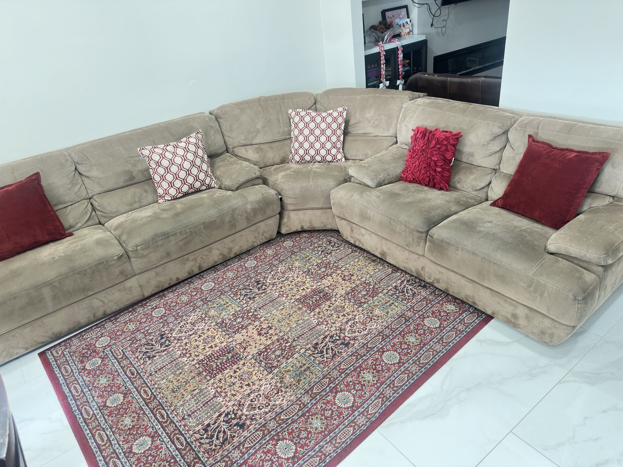 Sofa Set With Carpet And Pillows