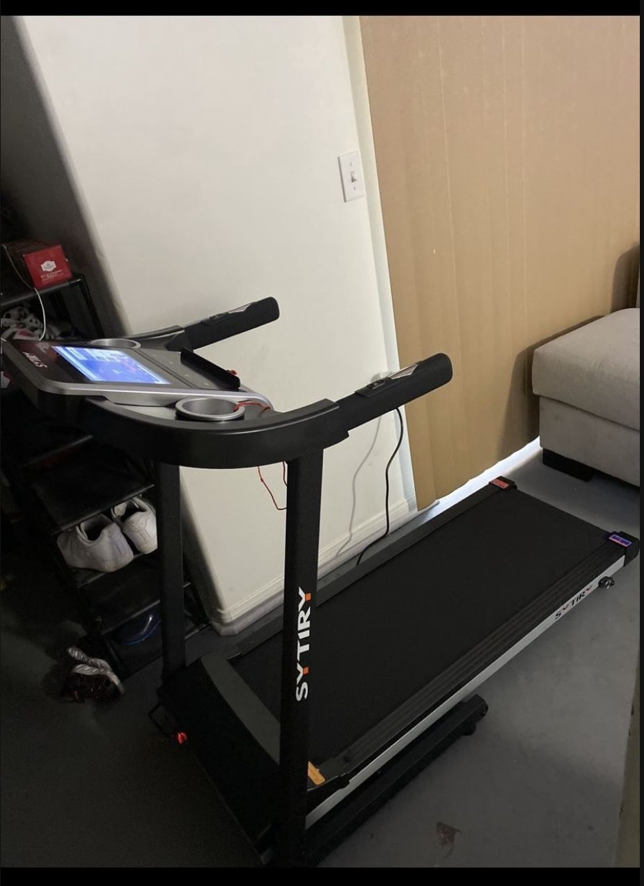 SYTIRY Treadmill with 10" HD TV