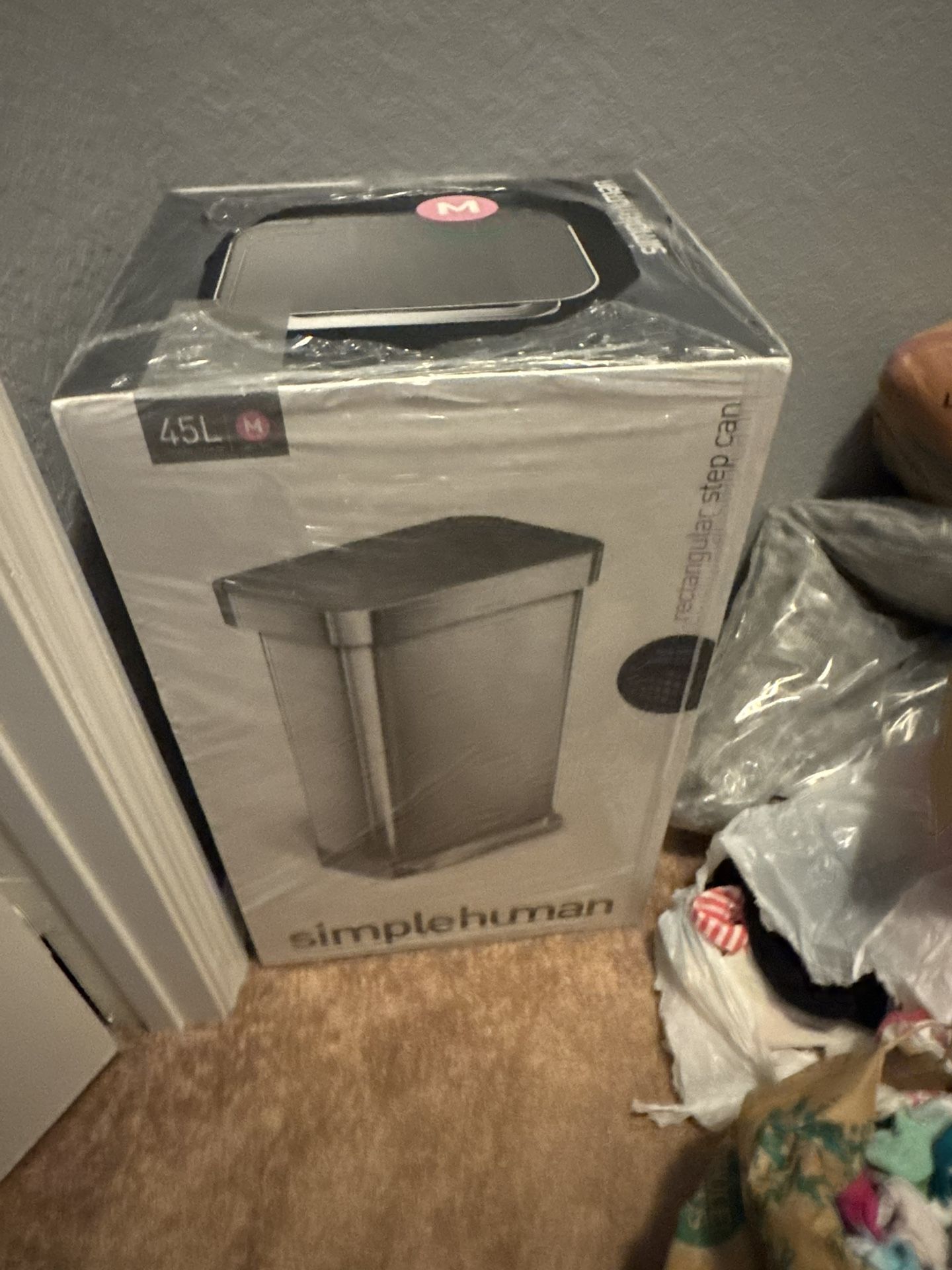 Simple human garbage can for kitchen
