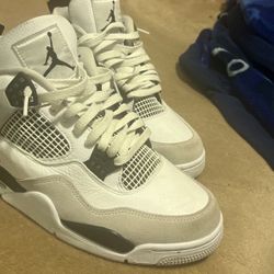 Jordan 4s