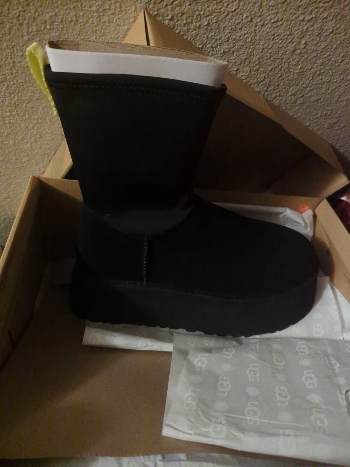 UGG BOOTS